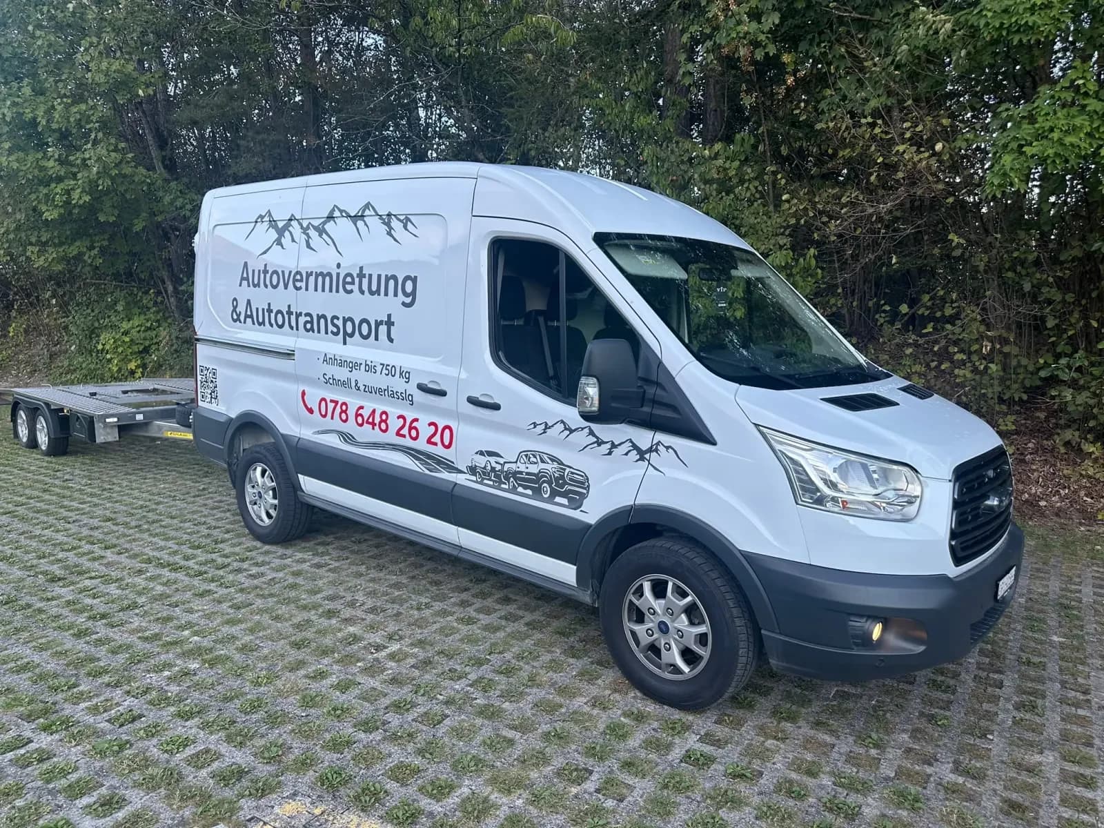 Ford Transit Lieferwagen von Stefan Mobility – Autovermietung & Autotransport in Laax
